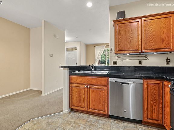 5th image of 1027 SE Nazomi Ave