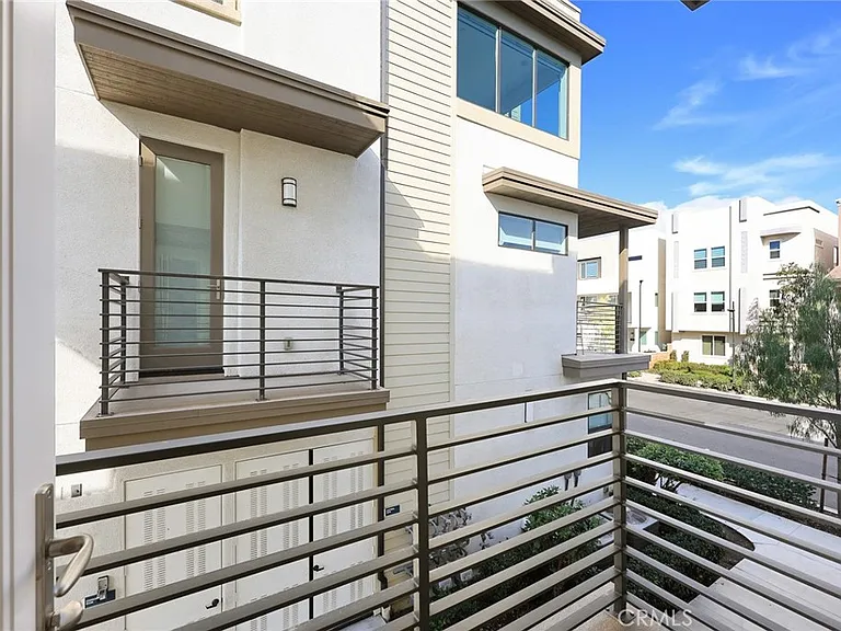 11026 Momentum Dr — Photo 21