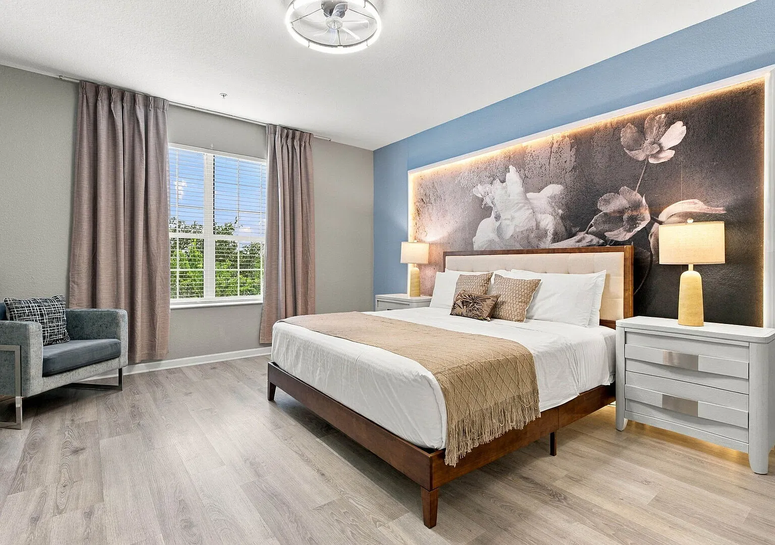 Luxury 3BR, Newly Renovated, Lake View, Vista Cay — Photo 2