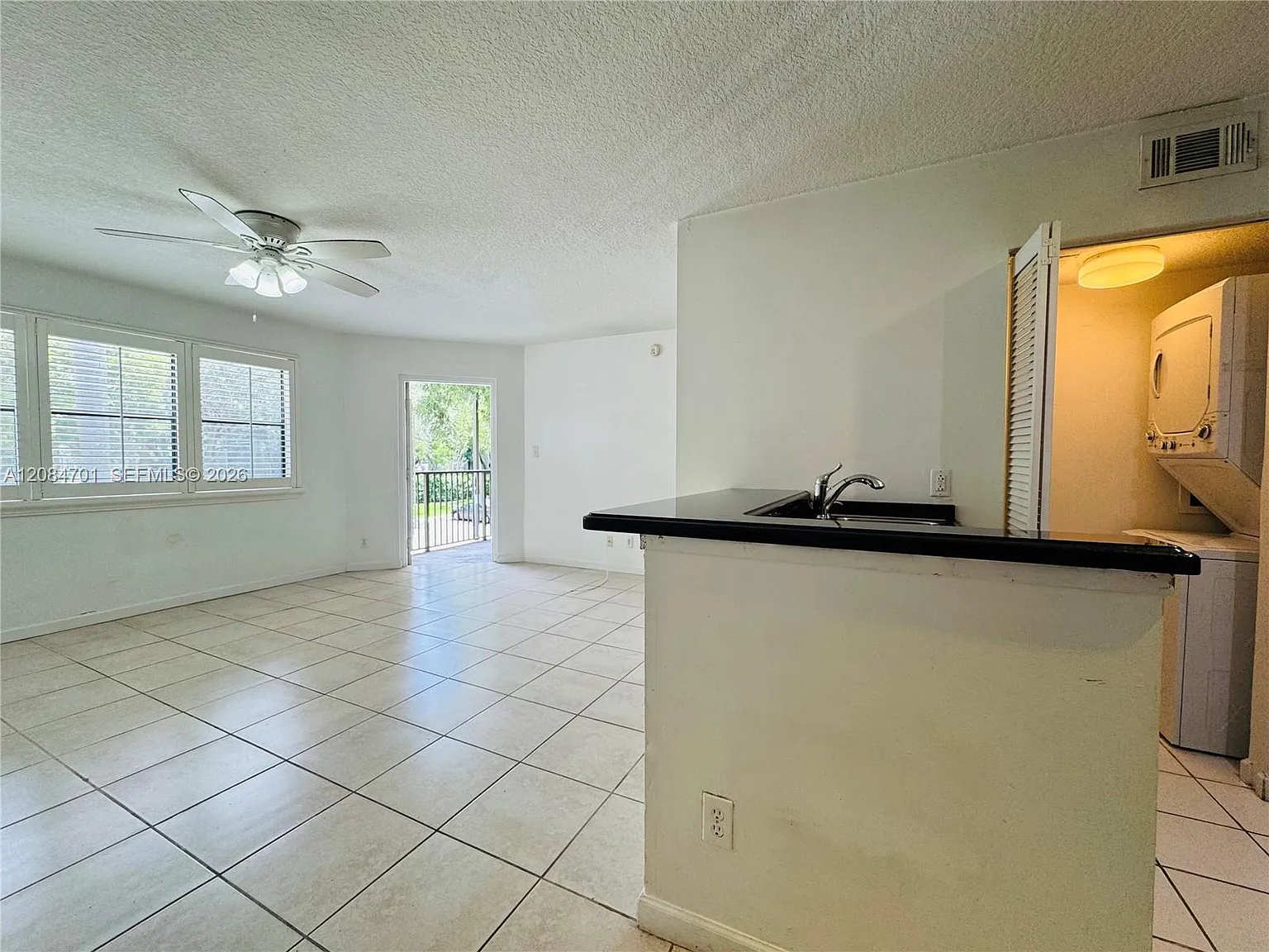 Hollywood Parc Condo — Photo 3