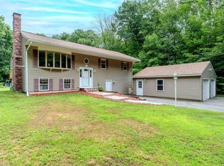 306 Wash Pond Rd, Hampstead, NH 03841