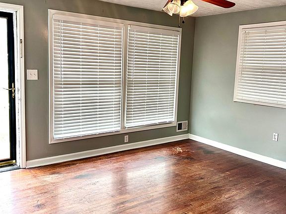 3rd image of 8106 Indigo Dr