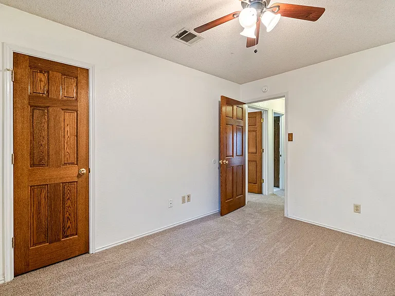 1603 Garnaas Dr — Photo 11