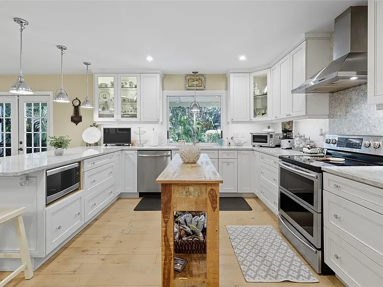 902 Tides Rd — Photo 4