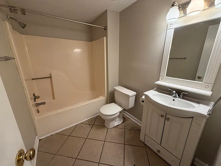 546 El Paseo Pl — Photo 13
