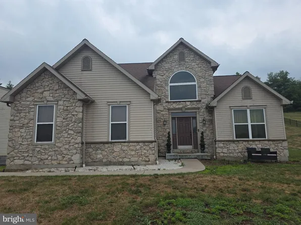 433 Eagleview Dr, Mohrsville, PA 19541
