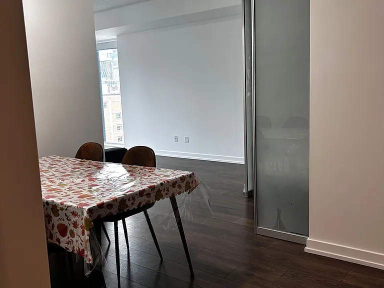 297 College St #607 — Photo 12