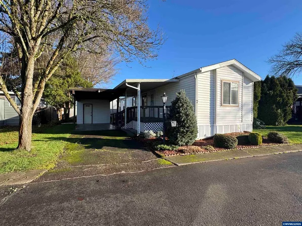 141 S 17th St #7, Independence, OR 97351