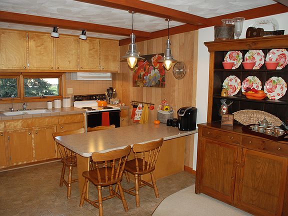 4th image of 123 W Riverdale Dr