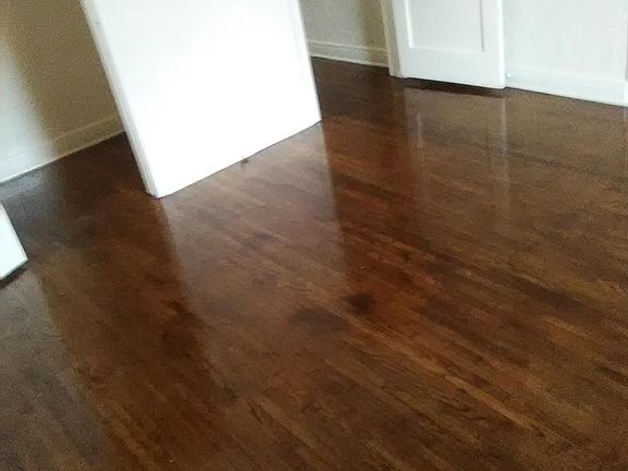 4th image of 672 Quincy Ave