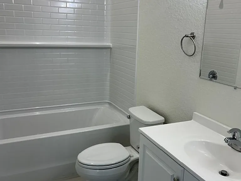 2020 14th Ave S #B — Photo 8