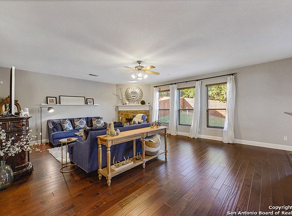 4th image of 21347 La Pena Dr