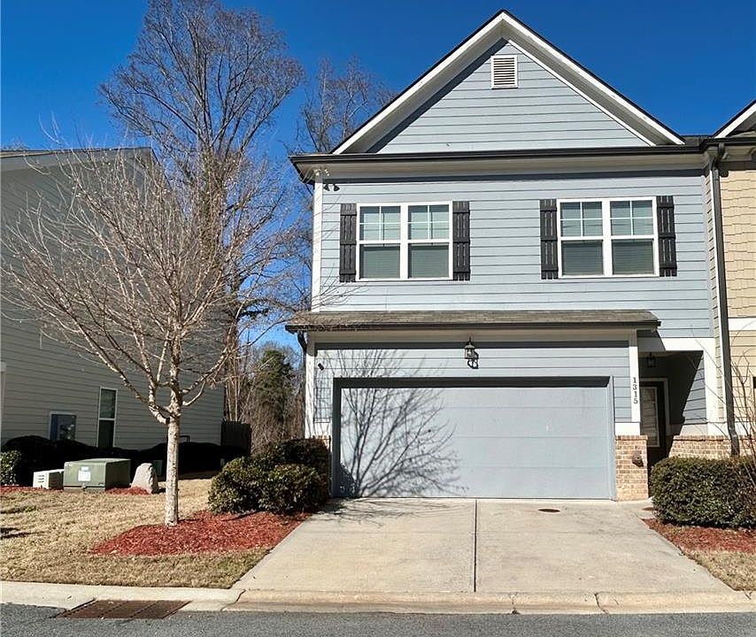 1st image of 1315 Heights Park Dr SE