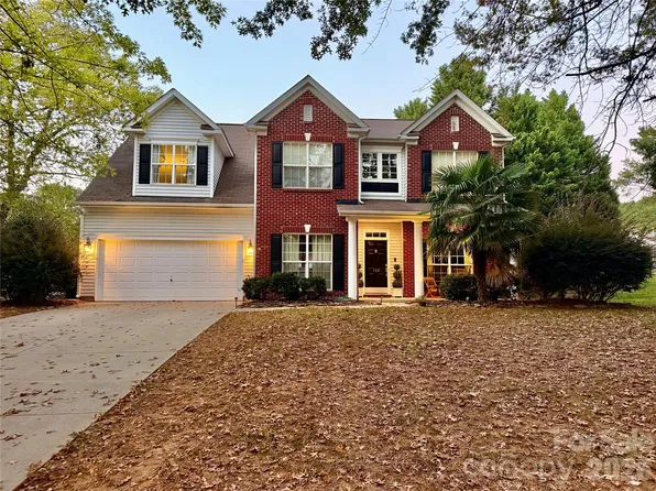 120 Center Point Dr, Mooresville, NC 28115
