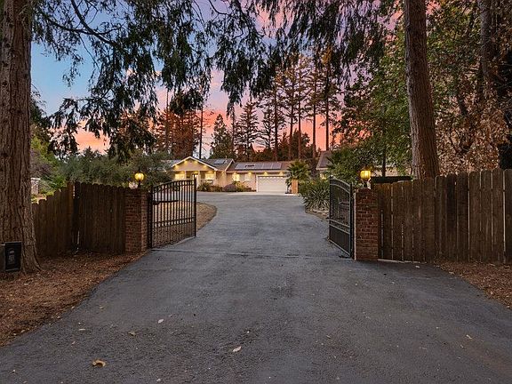 3rd image of 80 Vick Dr