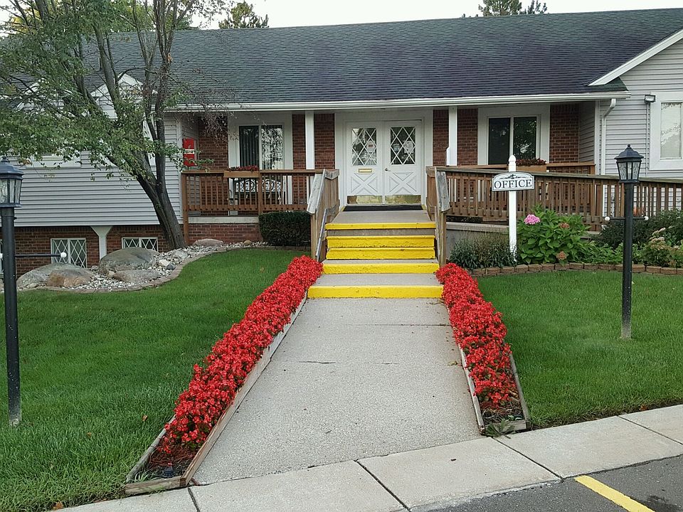 2nd image of 89 Cherryhill Dr