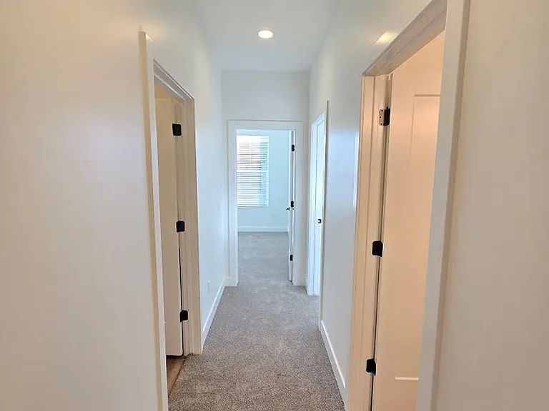 1070 W Albertine Ln — Photo 16