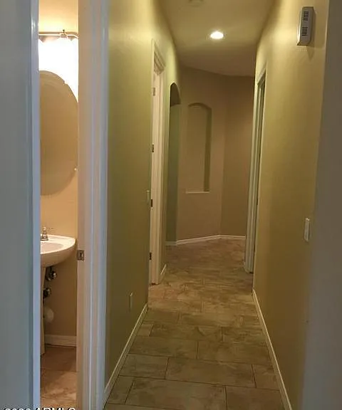 2417 E Iris Dr — Photo 18
