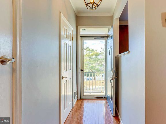5th image of 6857 Malton Ct