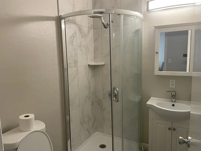 110 Gladys Ave #A — Photo 29