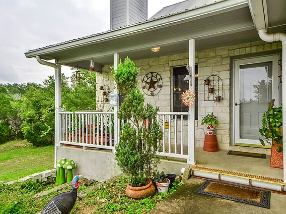 4th image of 200 Deer Creek Cir