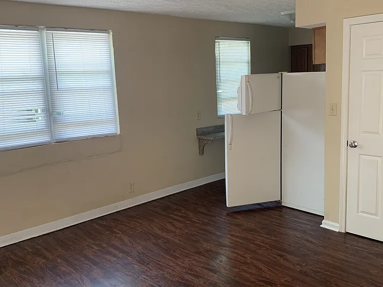 347 S Upper St #18 — Photo 6