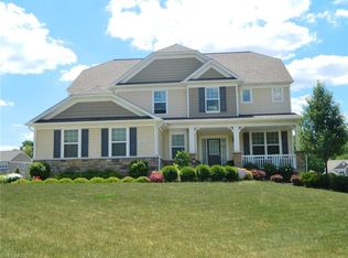 645 Joseph Dr, Aurora, OH 44202