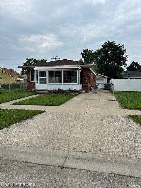 1st image of 200 White St