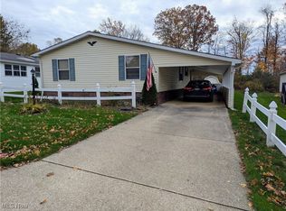 76 Cardinal Dr, Hiram, OH 44234