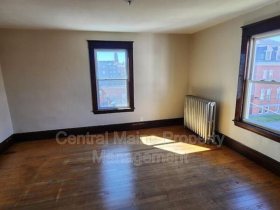 4th image of 90 Ash St #9