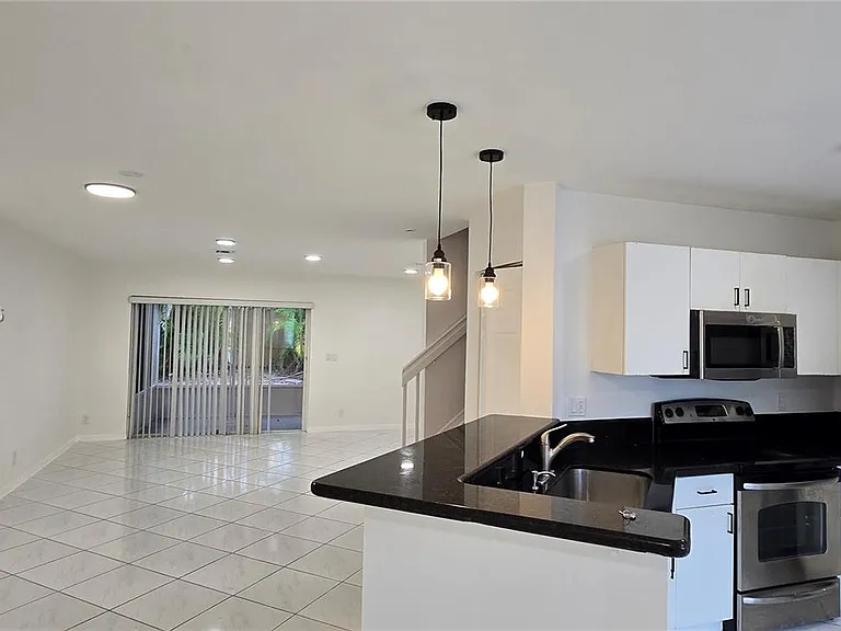 1455 SW 48th Ter #1455 — Photo 6