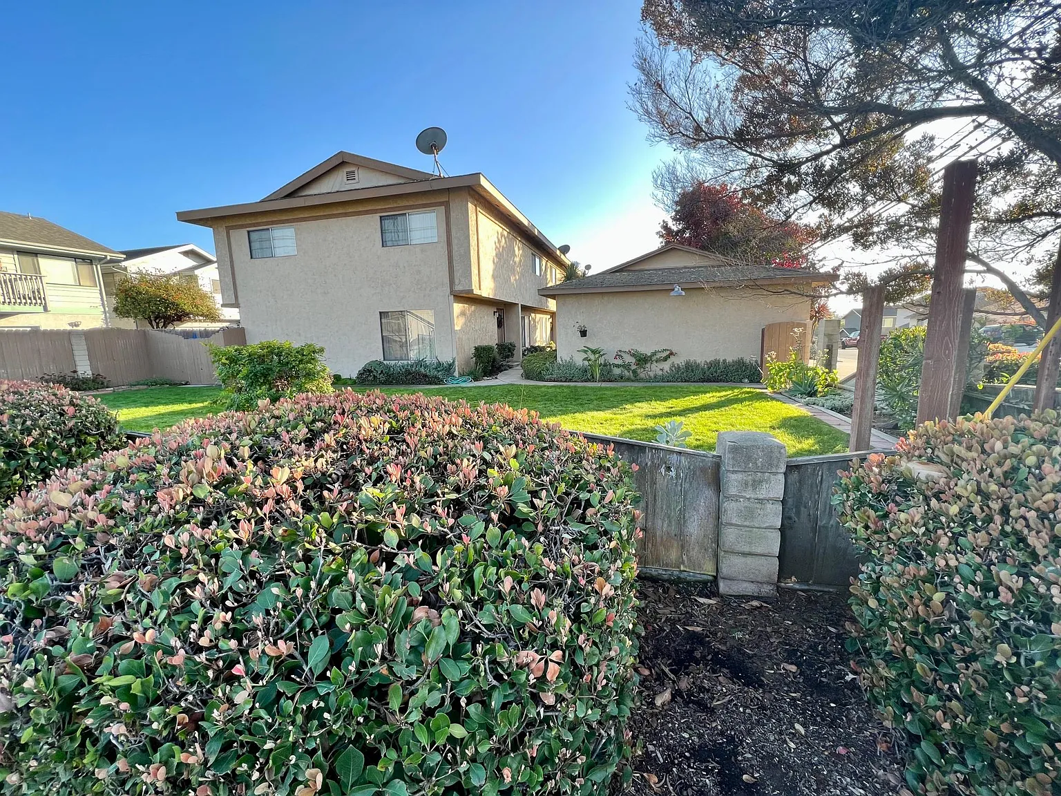 2 bed, 1.5 bath, 1000 sqft, $2,450 — Photo 1