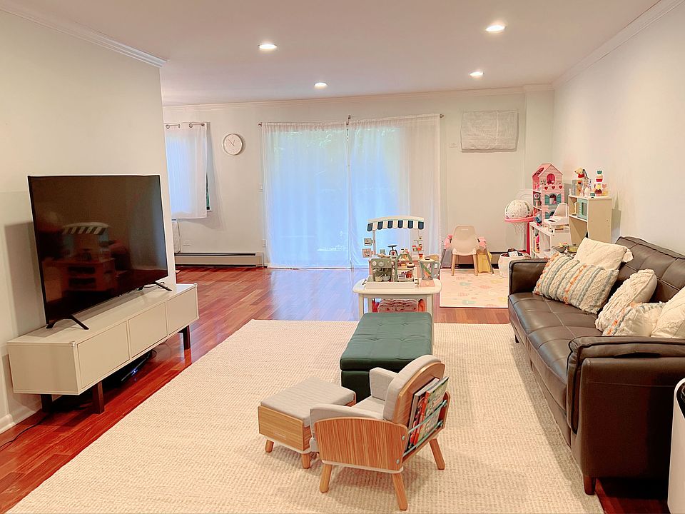 1st image of 500 Central Park Ave APT 117