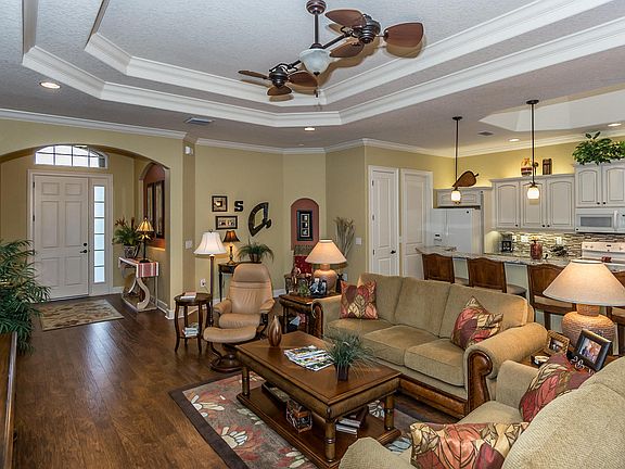3rd image of 3017 Royal Oaks Ct