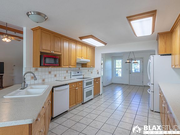 3rd image of 2770 Dagan Cir