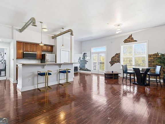 2nd image of 502 Pryor St SW Unit 328