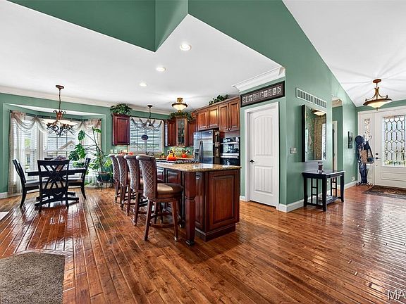 5th image of 906 Daffodil Ridge Dr
