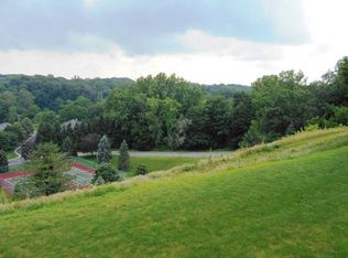 33 Sky Ridge Dr, Rochester, NY 14625