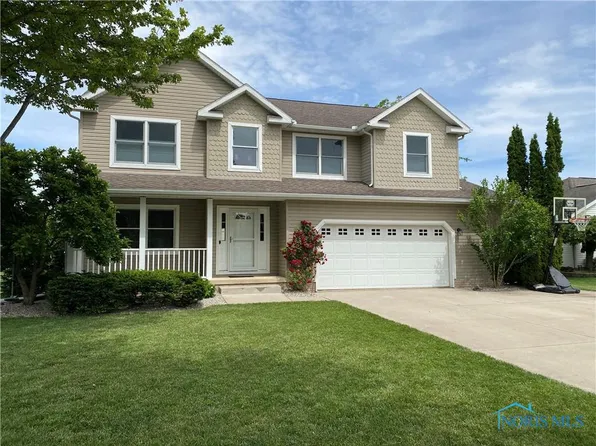 407 Arrowhead Dr, Perrysburg, OH 43551