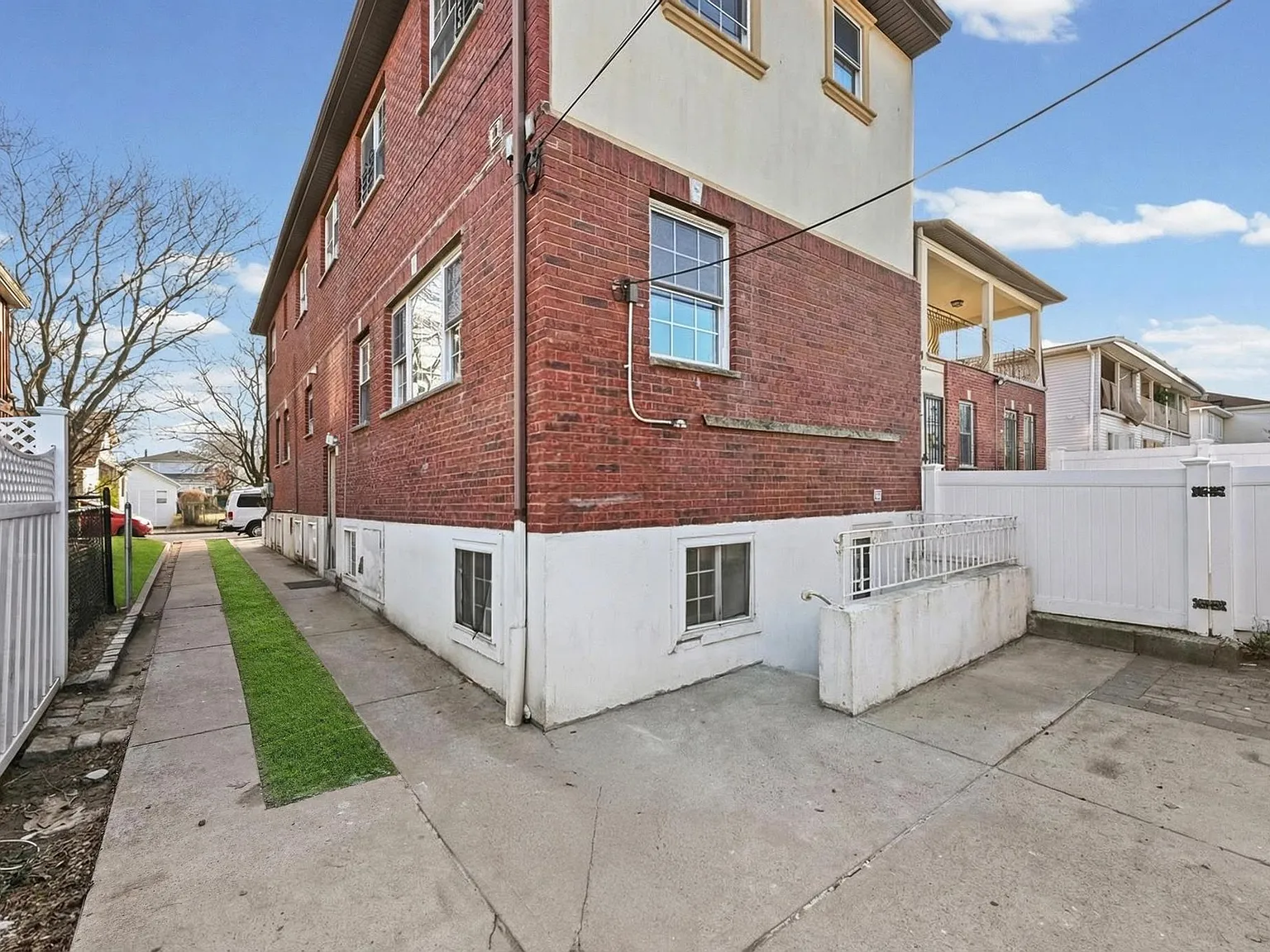 5 bed, 1900 sqft, $3,800 — Photo 4