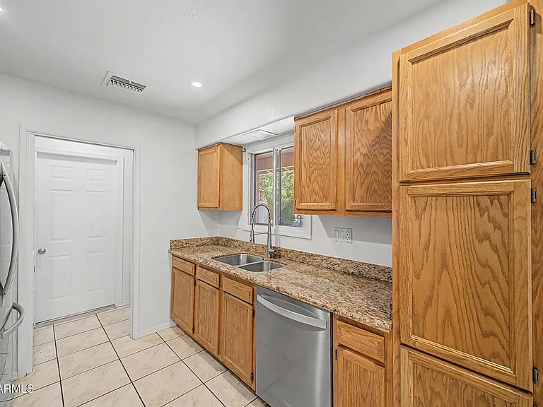 3613 S Kenneth Pl — Photo 8