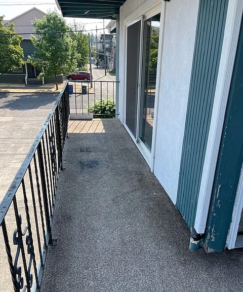 1552 Ferry St #6 — Photo 6