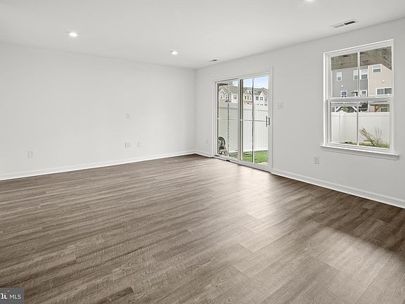4th image of 2109 Lamington Ct