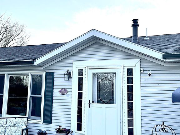 2nd image of 13520 Wallace Dr