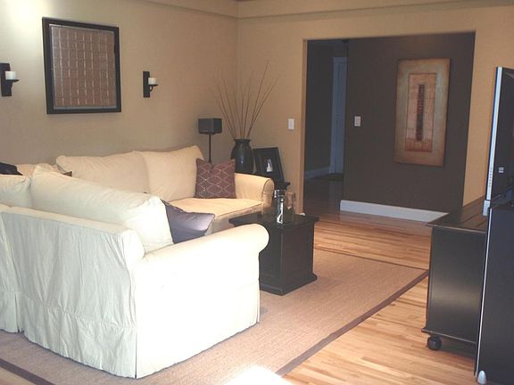 4th image of 9241 Fairhill Dr NE