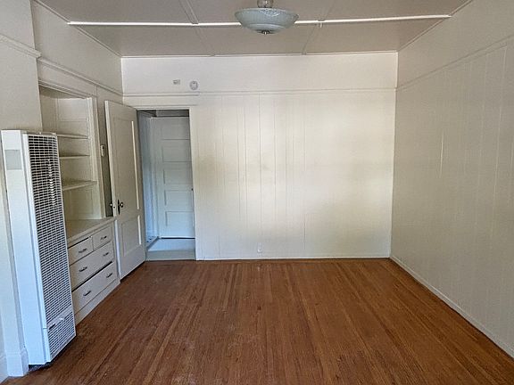 3rd image of 456 Everett Ave