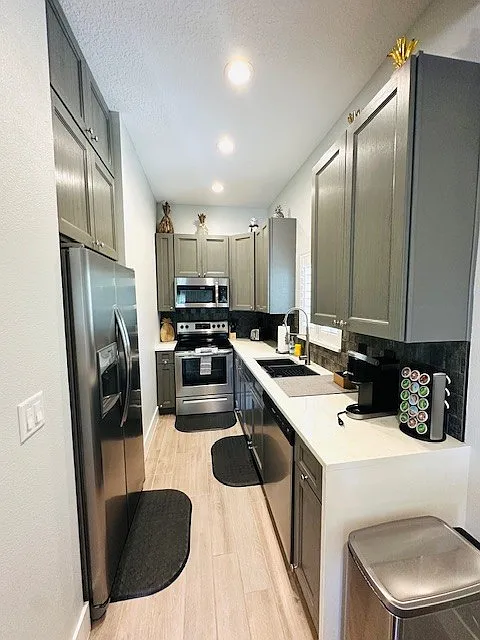 2 bed, 1.5 bath, 998 sqft, $2,500 — Photo 2