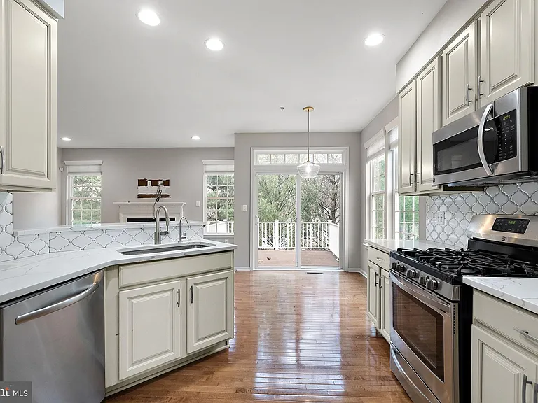 253 Tall Trees Cir — Photo 7