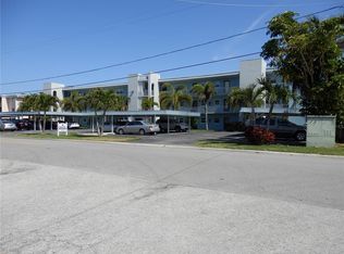 12405 3rd St E APT 106, Treasure Island, FL 33706