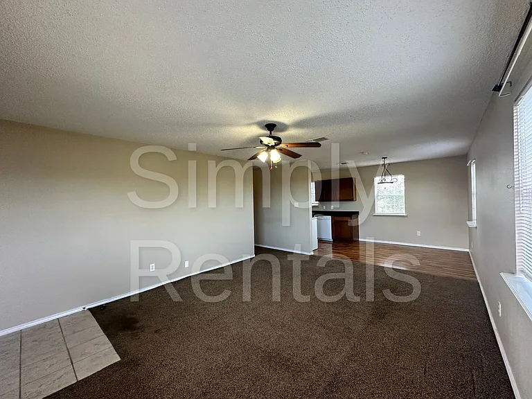 479 Mills Way — Photo 6
